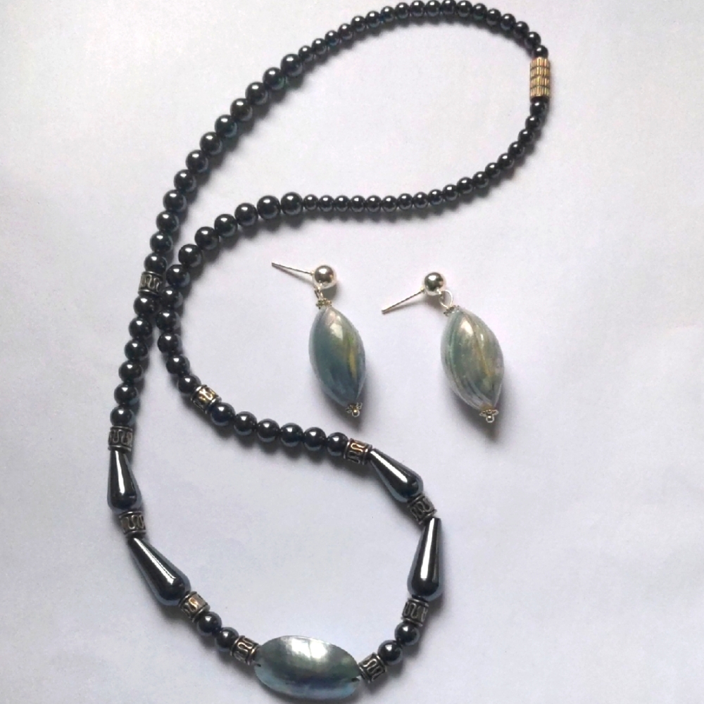 Black Hematite & Silver Shell Beaded Necklace +Earring Set. Vintage,  Gemstone